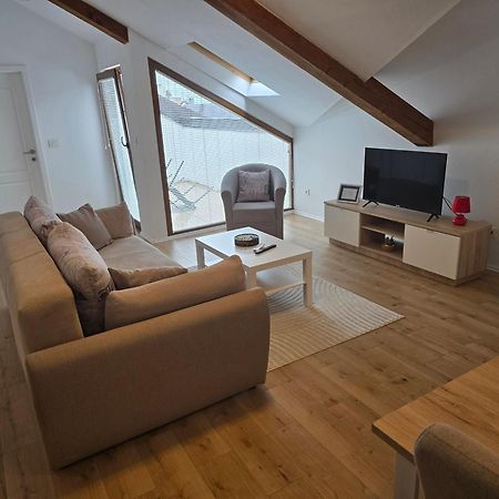 App E.N.A. Apartment Умаг Екстериор снимка