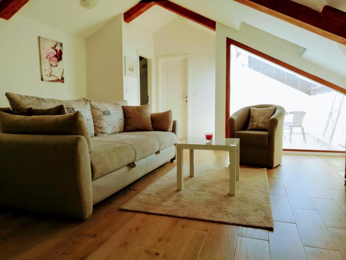 App E.N.A. Apartment Умаг Екстериор снимка