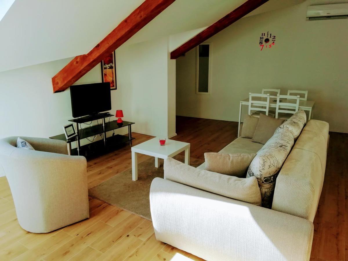 App E.N.A. Apartment Умаг Екстериор снимка