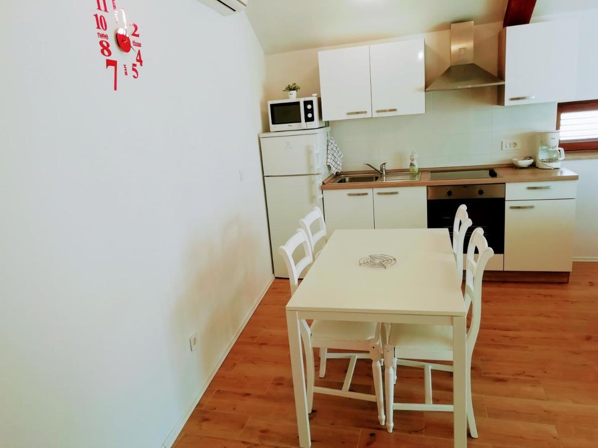 App E.N.A. Apartment Умаг Екстериор снимка